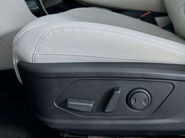 new 2025 Hyundai TUCSON Hybrid car, priced at $37,545