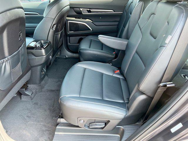 new 2025 Kia Telluride car, priced at $41,054