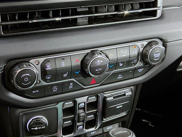 new 2025 Jeep Gladiator car, priced at $50,175
