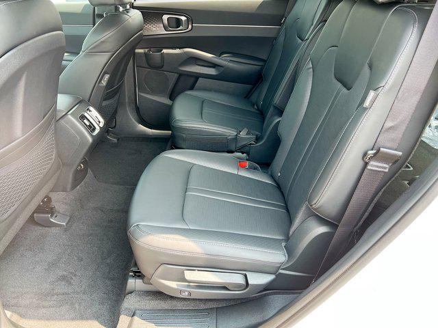 new 2025 Kia Sorento car, priced at $40,472