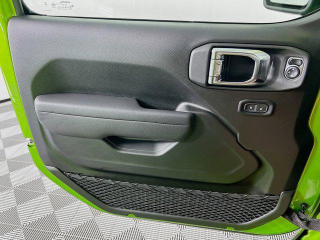 new 2025 Jeep Wrangler car, priced at $45,256