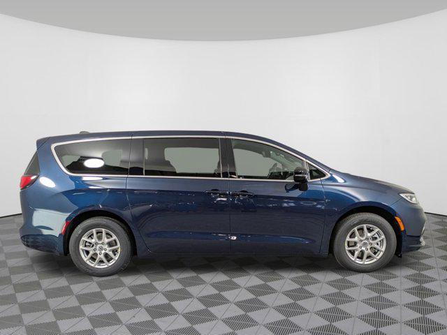 new 2025 Chrysler Pacifica car, priced at $41,640