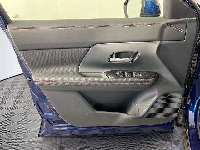 new 2025 Nissan Kicks car, priced at $26,552