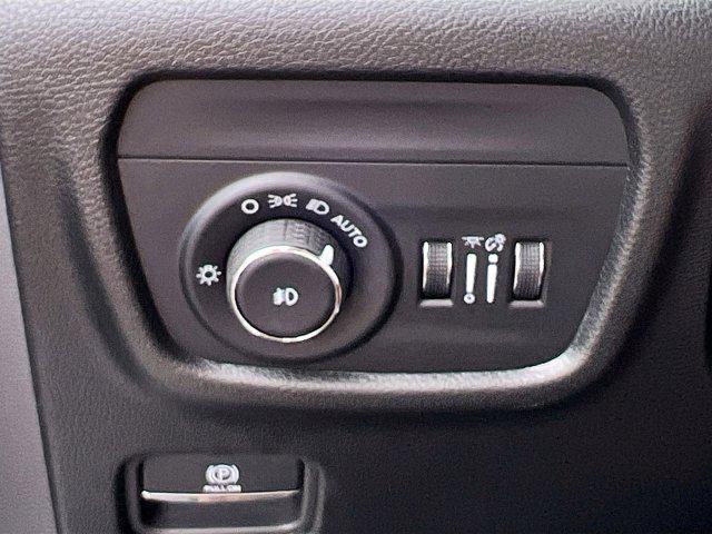 new 2025 Jeep Grand Cherokee car, priced at $42,270