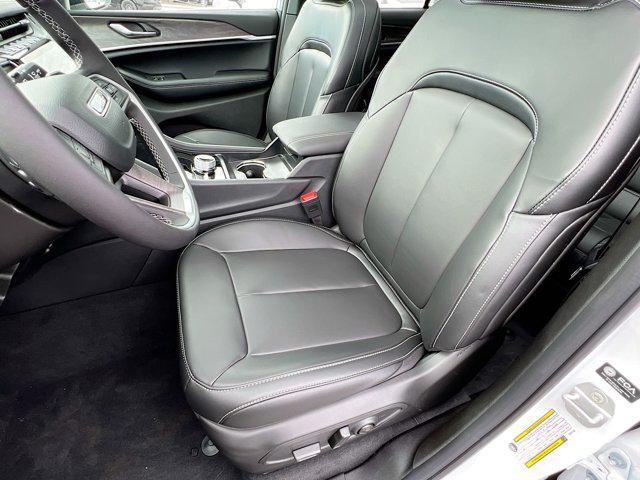 new 2025 Jeep Grand Cherokee car, priced at $42,270