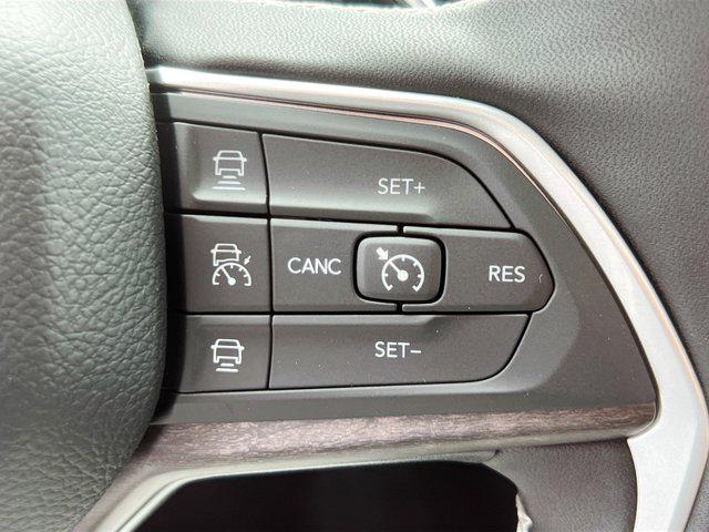 new 2025 Jeep Grand Cherokee car, priced at $42,270