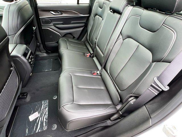 new 2025 Jeep Grand Cherokee car, priced at $42,270