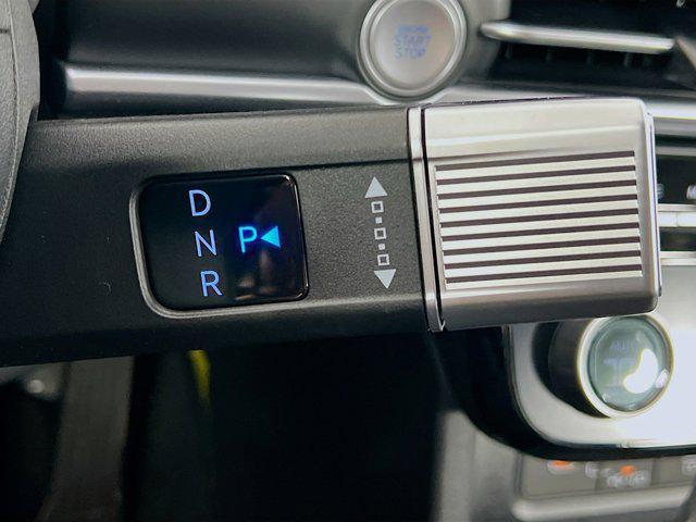 new 2025 Hyundai TUCSON Hybrid car, priced at $37,579