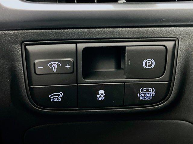 new 2025 Hyundai TUCSON Hybrid car, priced at $37,579