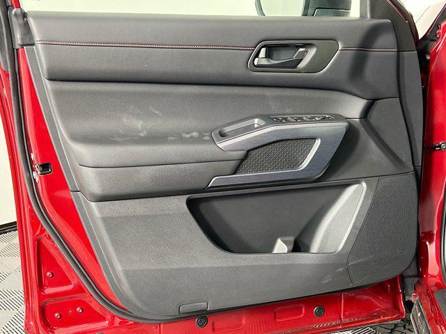 new 2025 Nissan Pathfinder car, priced at $43,401