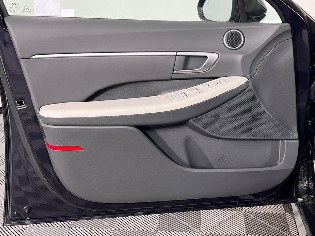 new 2025 Hyundai Sonata Hybrid car, priced at $32,370