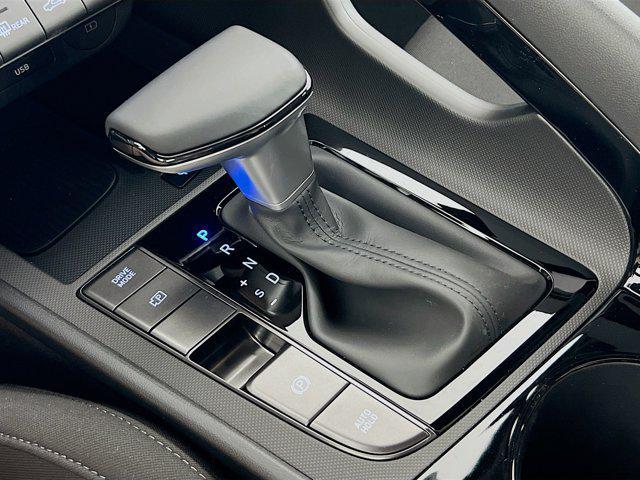new 2025 Hyundai Elantra car, priced at $28,662