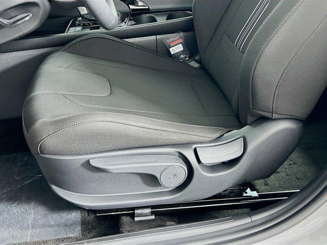 new 2025 Hyundai Elantra car, priced at $28,662