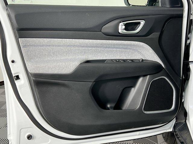 new 2025 Jeep Compass car, priced at $27,178