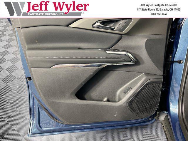 new 2025 Chevrolet Traverse car, priced at $44,220