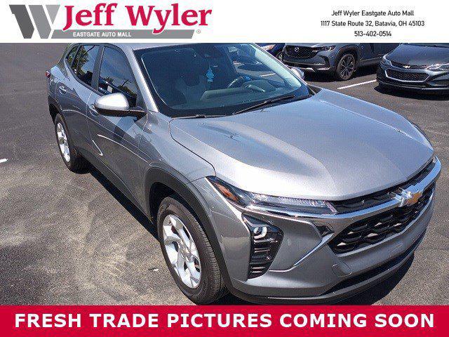 used 2025 Chevrolet Trax car, priced at $23,511