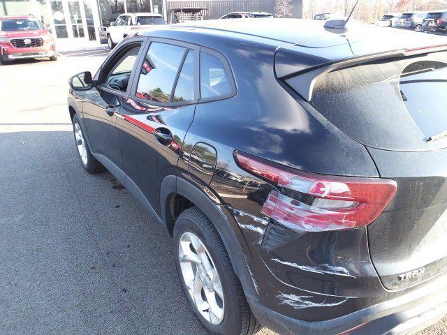 used 2024 Chevrolet Trax car, priced at $18,803