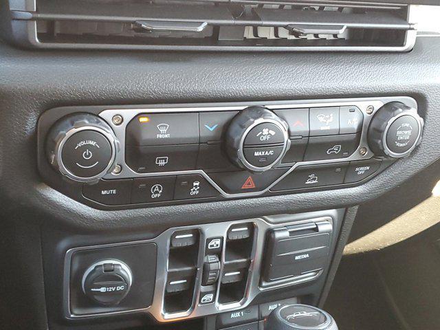 new 2025 Jeep Gladiator car, priced at $43,738