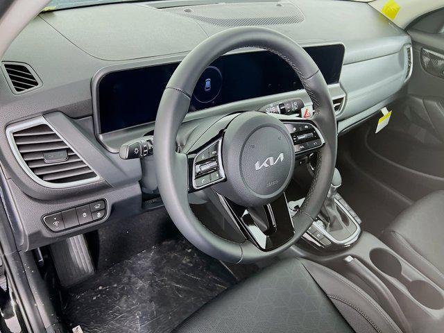 new 2025 Kia Seltos car, priced at $30,235