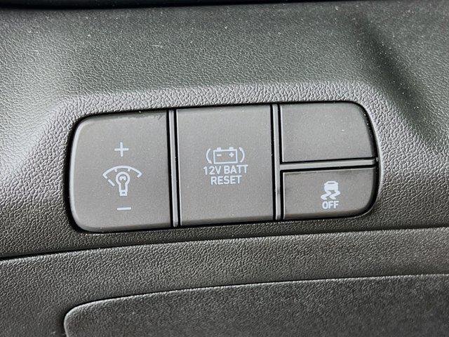 new 2025 Hyundai Elantra car, priced at $28,671