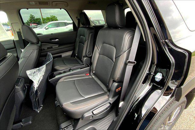 new 2025 Nissan Pathfinder car, priced at $45,918