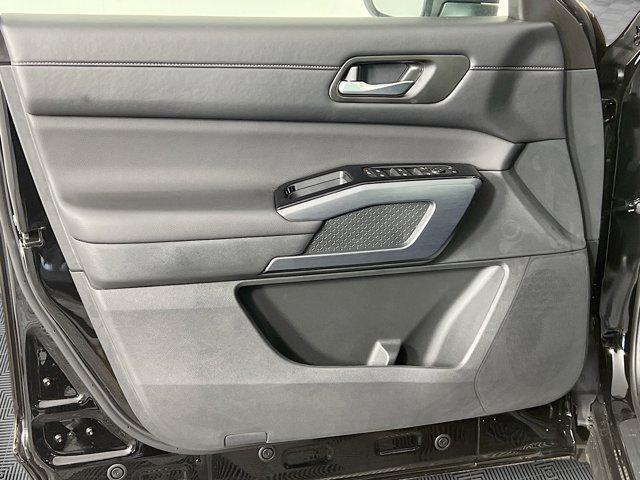 new 2025 Nissan Pathfinder car, priced at $45,919