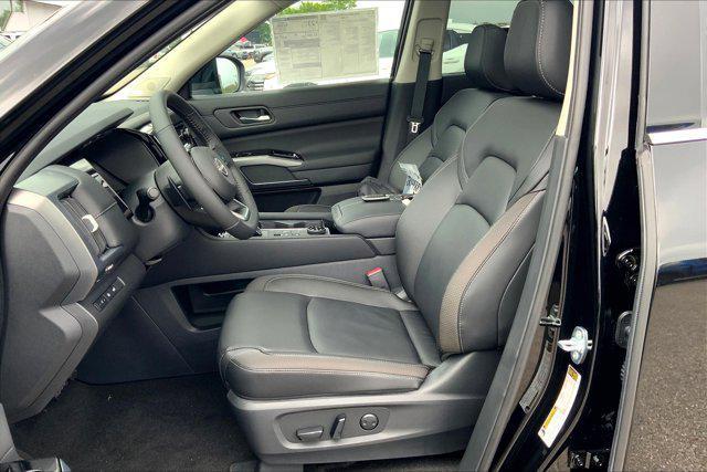 new 2025 Nissan Pathfinder car, priced at $45,918