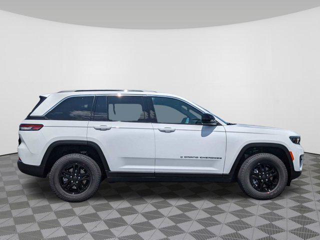 new 2024 Jeep Grand Cherokee car, priced at $37,296