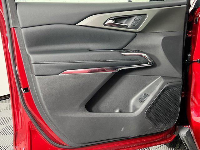new 2025 Chevrolet Traverse car, priced at $44,615