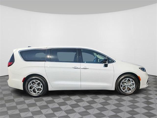 new 2024 Chrysler Pacifica car, priced at $50,292