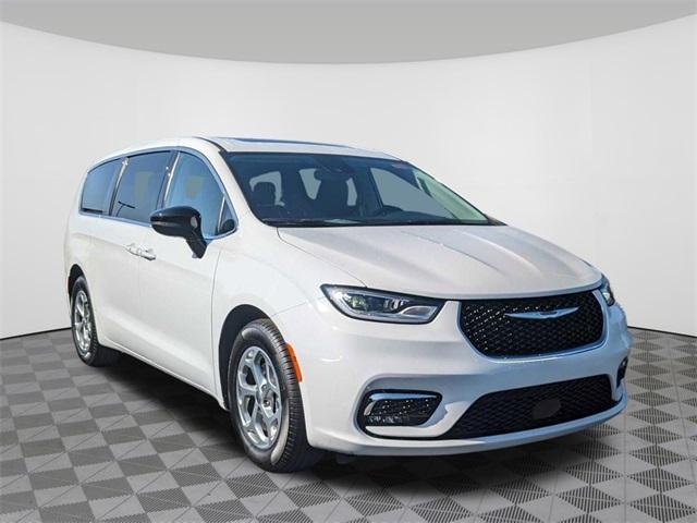 new 2024 Chrysler Pacifica car, priced at $50,292