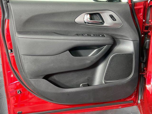 new 2026 Chrysler Pacifica car, priced at $44,305