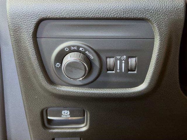 new 2025 Jeep Grand Cherokee car, priced at $42,708
