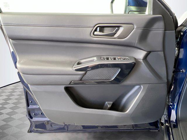 new 2025 Nissan Pathfinder car, priced at $37,214