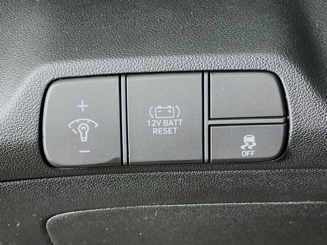 new 2025 Hyundai Elantra car, priced at $28,662