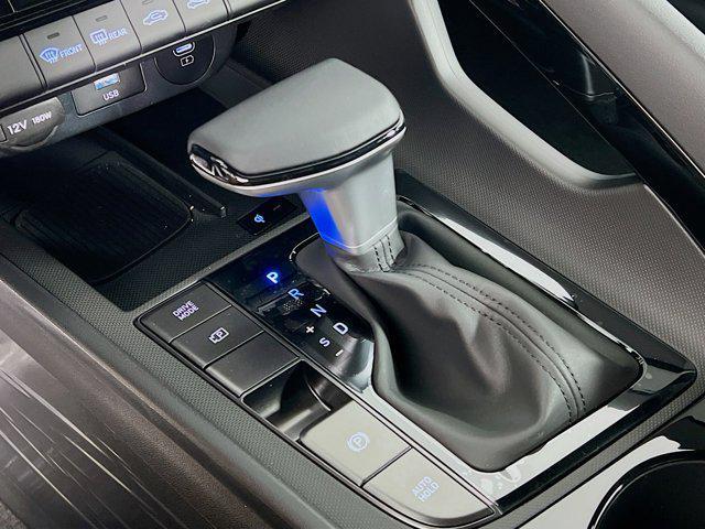 new 2025 Hyundai Elantra car, priced at $28,662