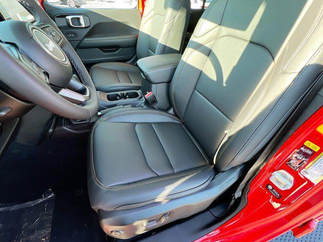 new 2025 Jeep Gladiator car, priced at $48,880