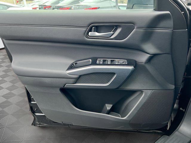 new 2025 Nissan Pathfinder car, priced at $45,872