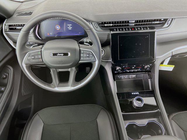 new 2025 Jeep Grand Cherokee car, priced at $42,708