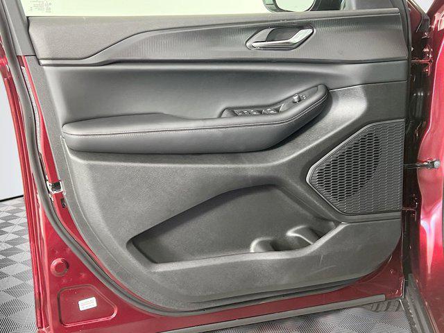new 2025 Jeep Grand Cherokee car, priced at $42,708