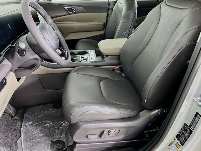 new 2025 Kia Carnival car, priced at $45,366