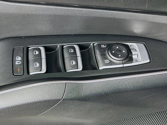 used 2022 Kia Sorento Hybrid car, priced at $27,885