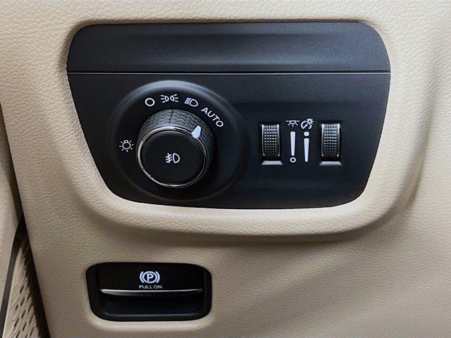 new 2025 Jeep Grand Cherokee car, priced at $44,292