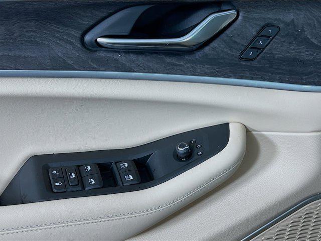 new 2025 Jeep Grand Cherokee car, priced at $44,292