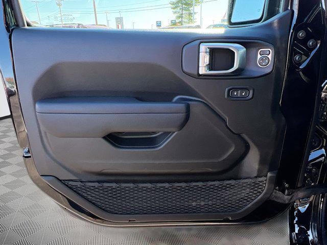 new 2025 Jeep Wrangler car, priced at $43,769