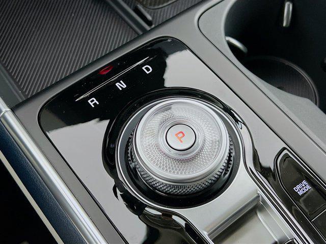 new 2025 Kia Carnival Hybrid car, priced at $52,369