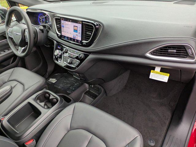 new 2025 Chrysler Pacifica car, priced at $41,640