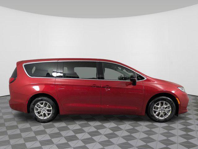 new 2025 Chrysler Pacifica car, priced at $41,640