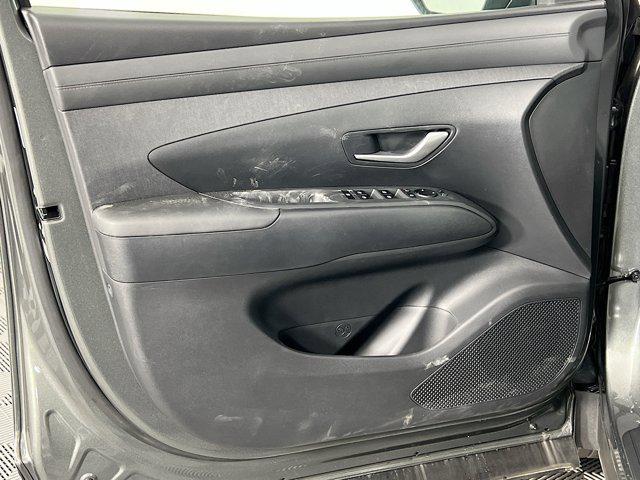 new 2025 Hyundai TUCSON Hybrid car, priced at $37,599