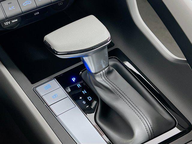 new 2025 Hyundai Elantra car, priced at $23,546